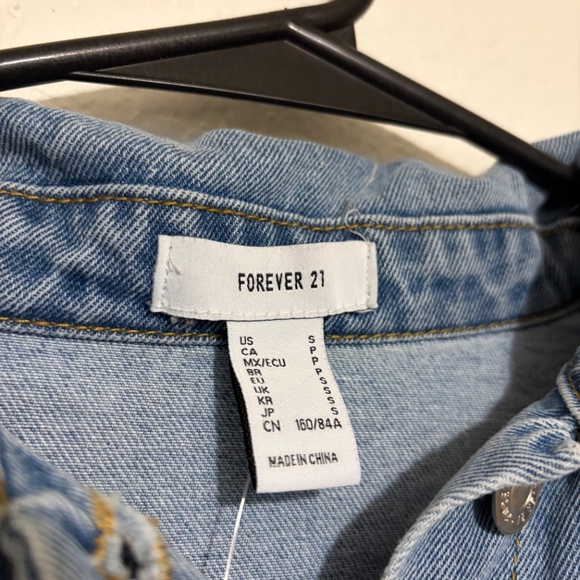 Denim cropped shirt - Picture 2 of 3